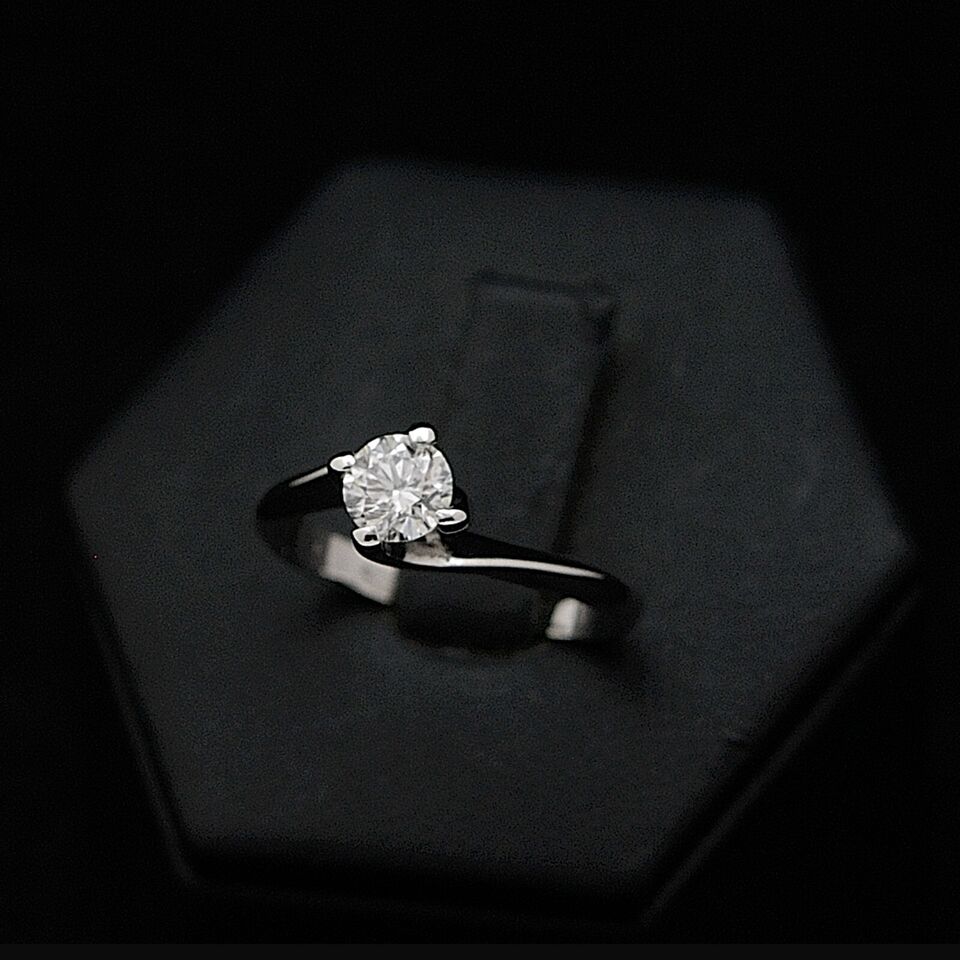 ANELLO SOLITARIO