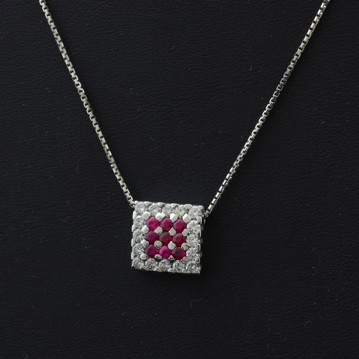 COLLANA CON PENDENTE