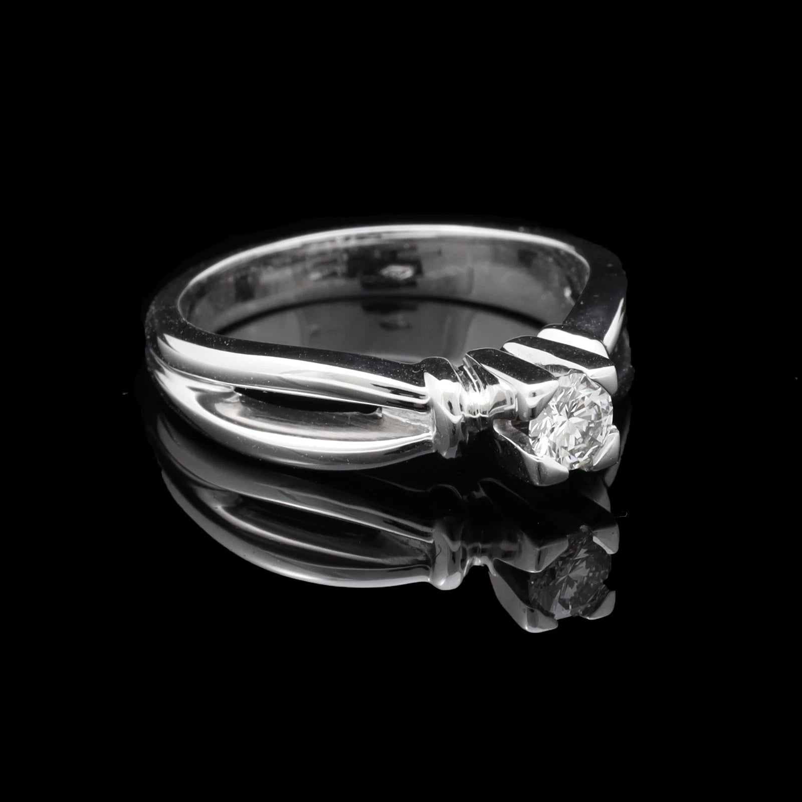 ANELLO SOLITARIO HUG