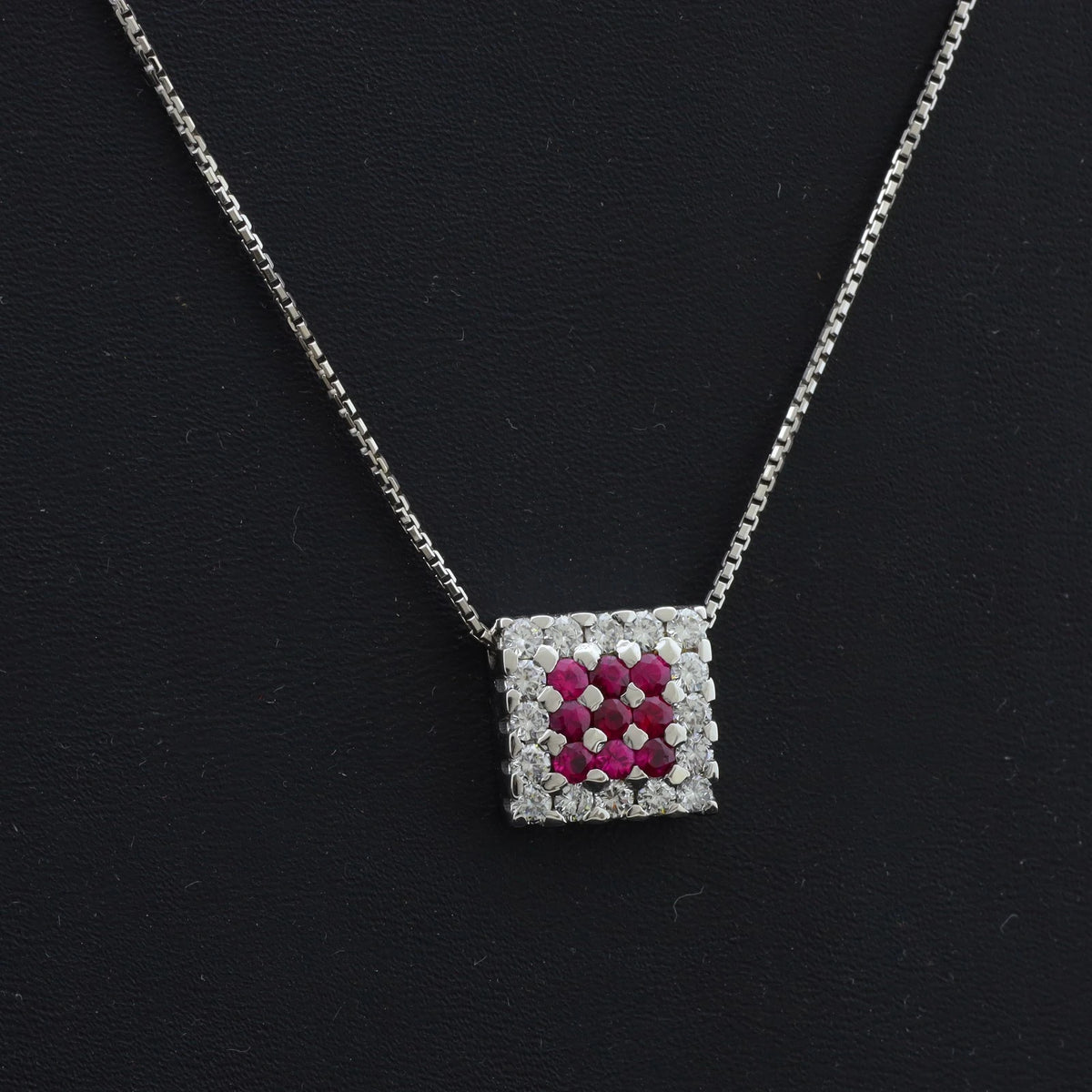 COLLANA CON PENDENTE