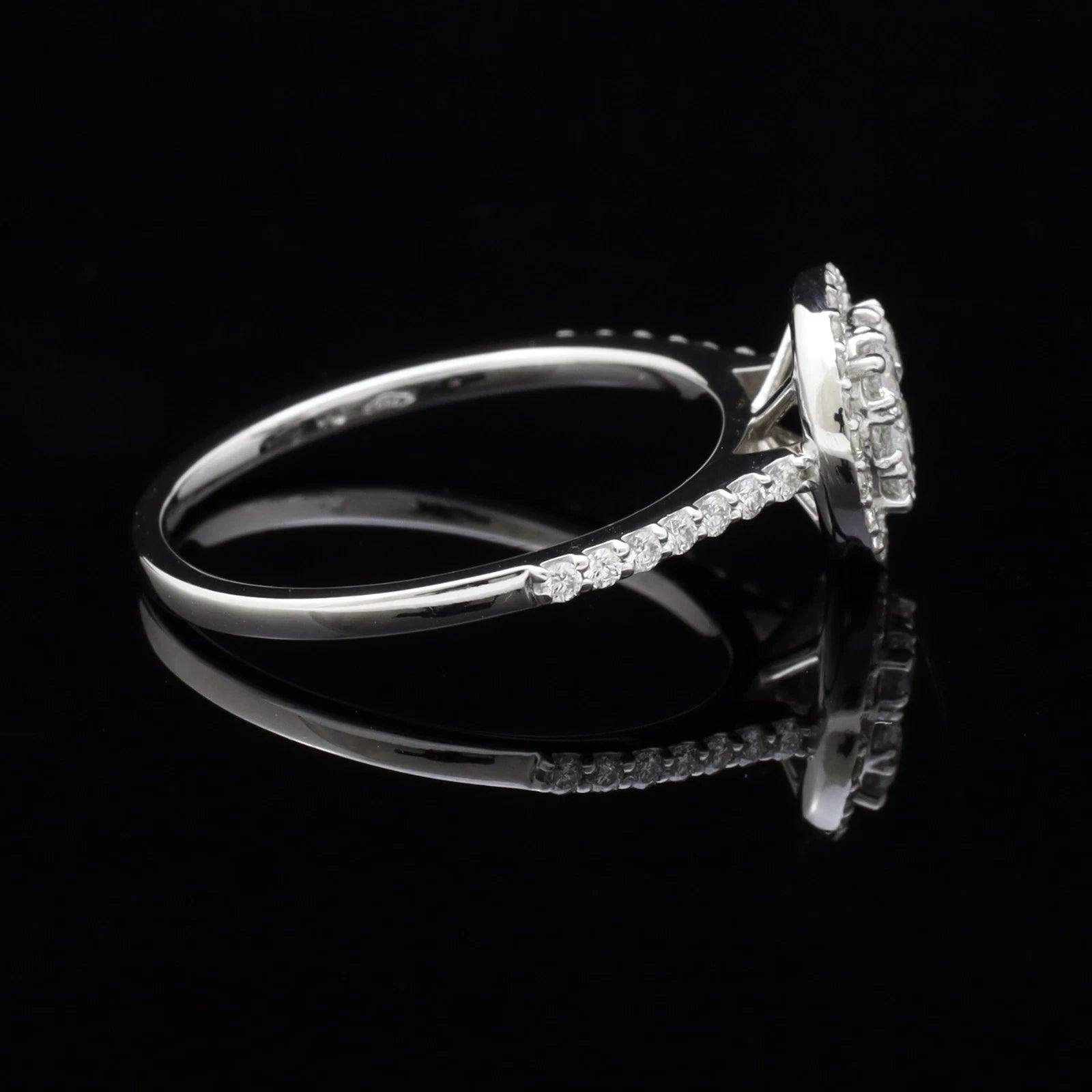 ANELLO IN ORO BIANCO