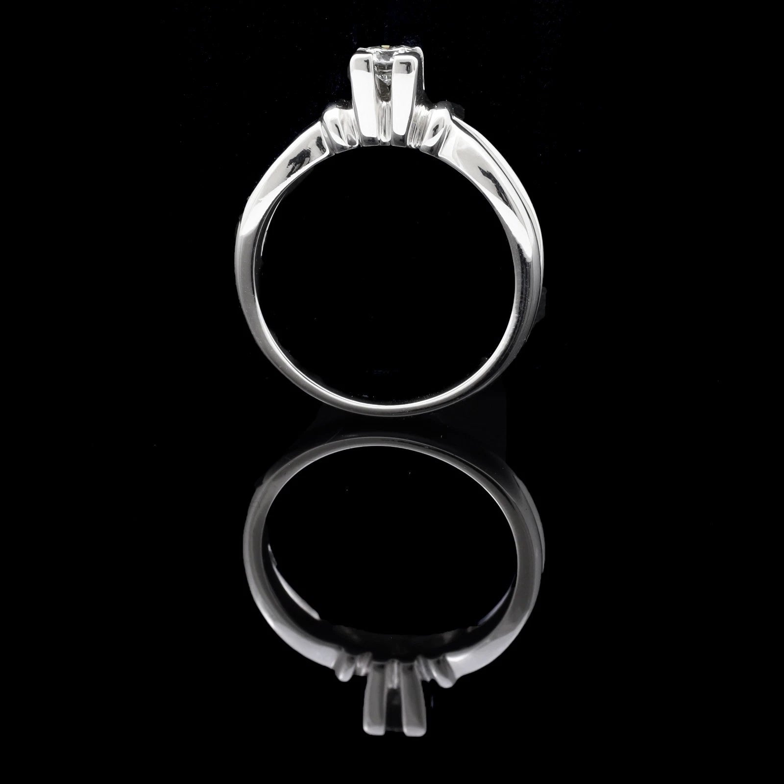 ANELLO SOLITARIO HUG