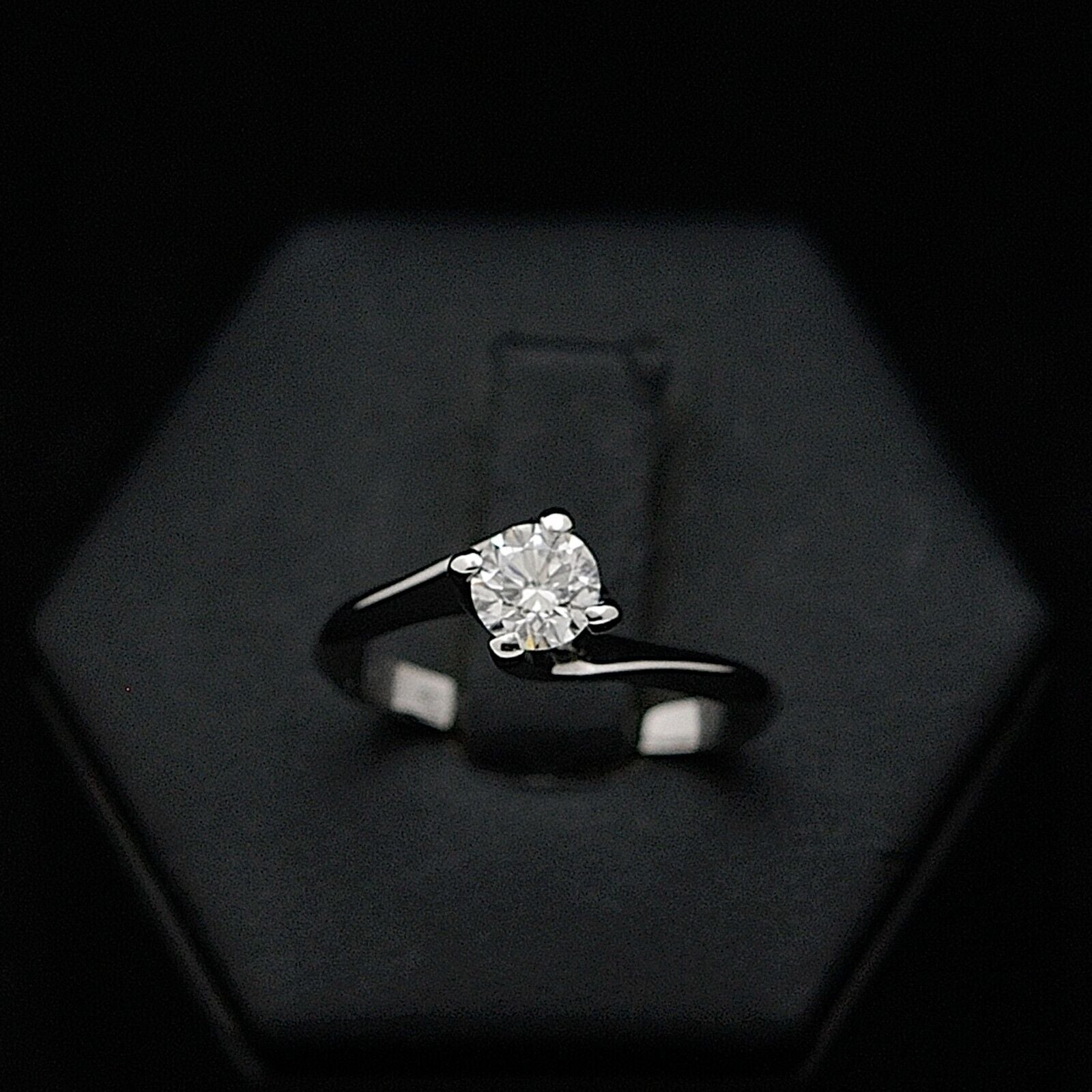 ANELLO SOLITARIO