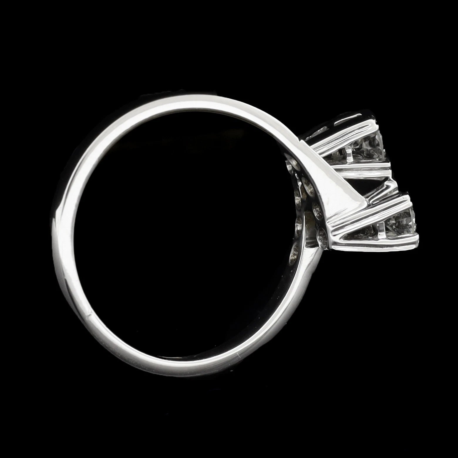 ANELLO CONTRARIE' IN ORO BIANCO 18 KT 750