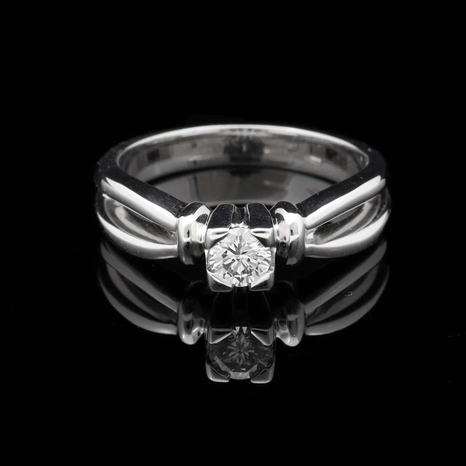 ANELLO SOLITARIO HUG