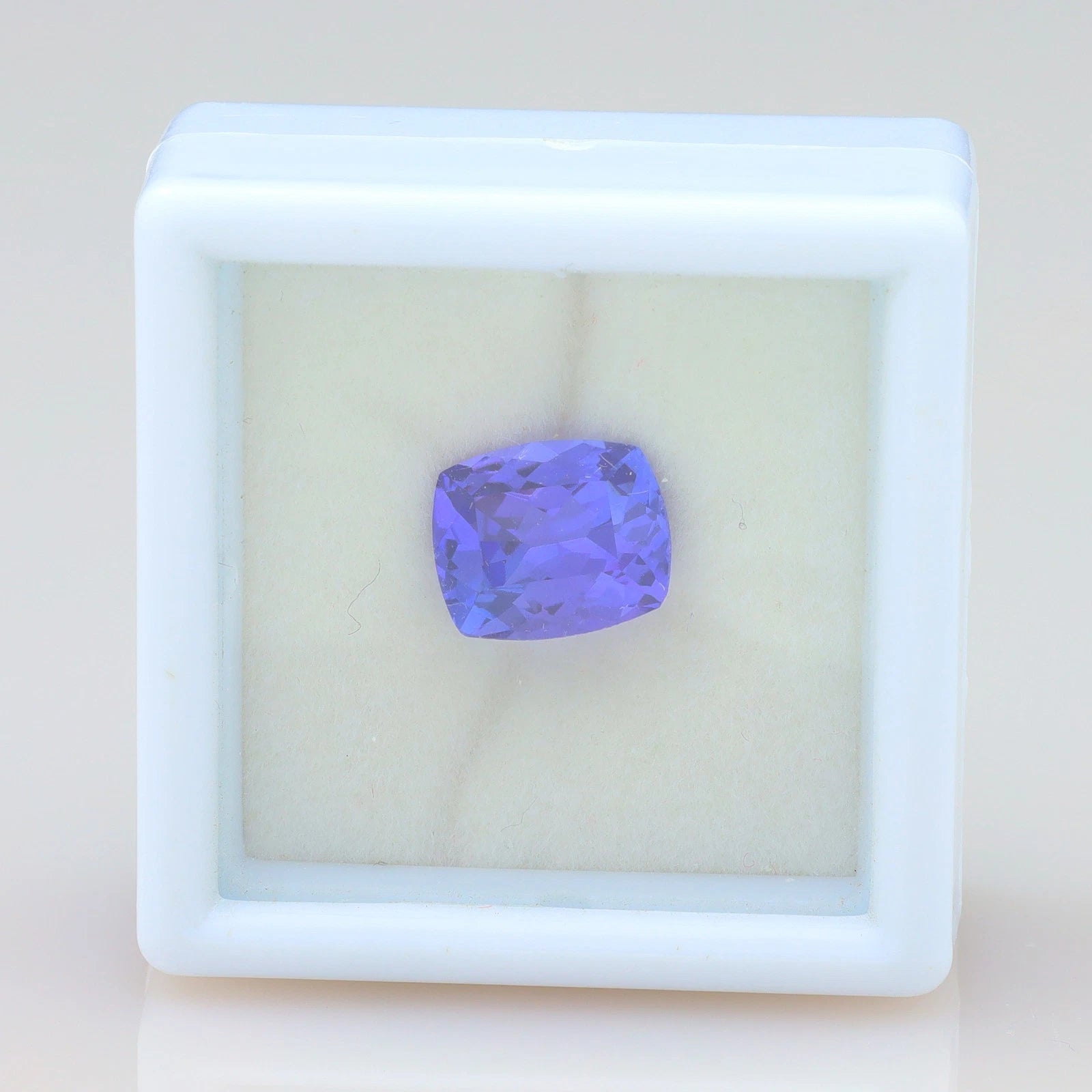 TANZANITE TAGLIO CUSCINO