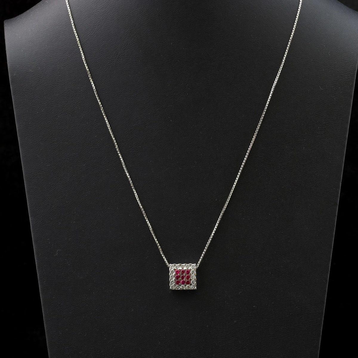 COLLANA CON PENDENTE