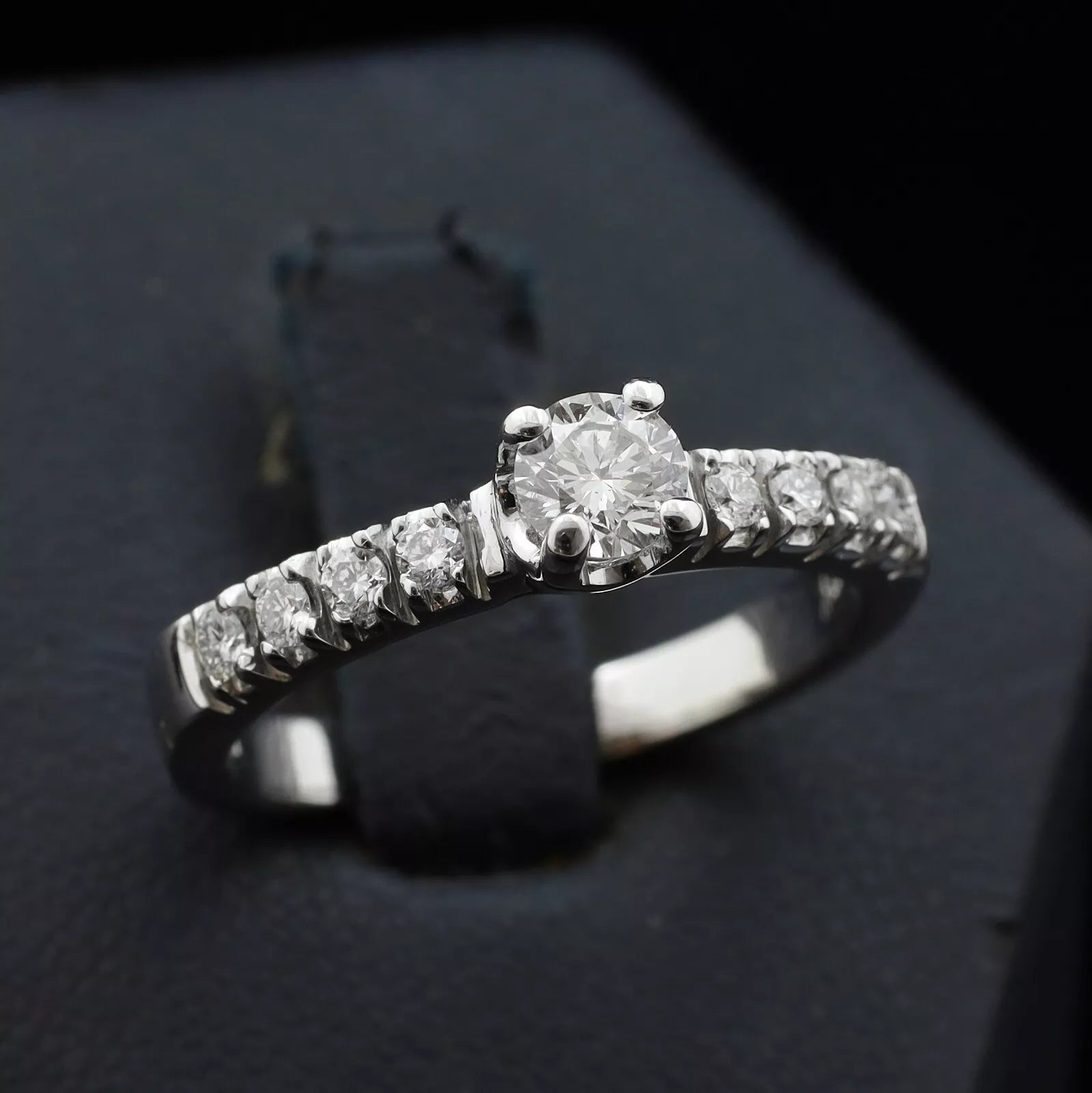 ANELLO SOLITARIO