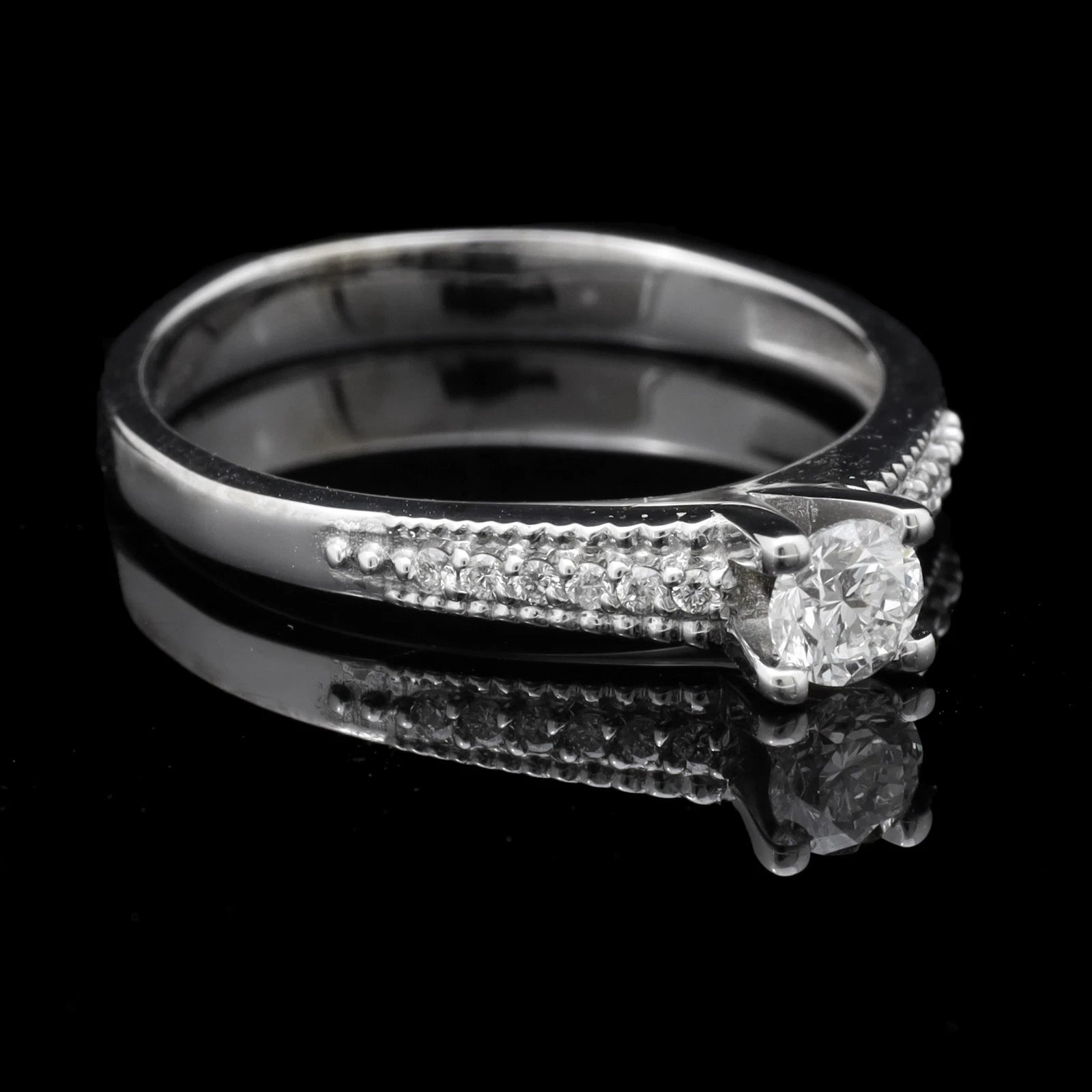 ANELLO IN ORO BIANCO