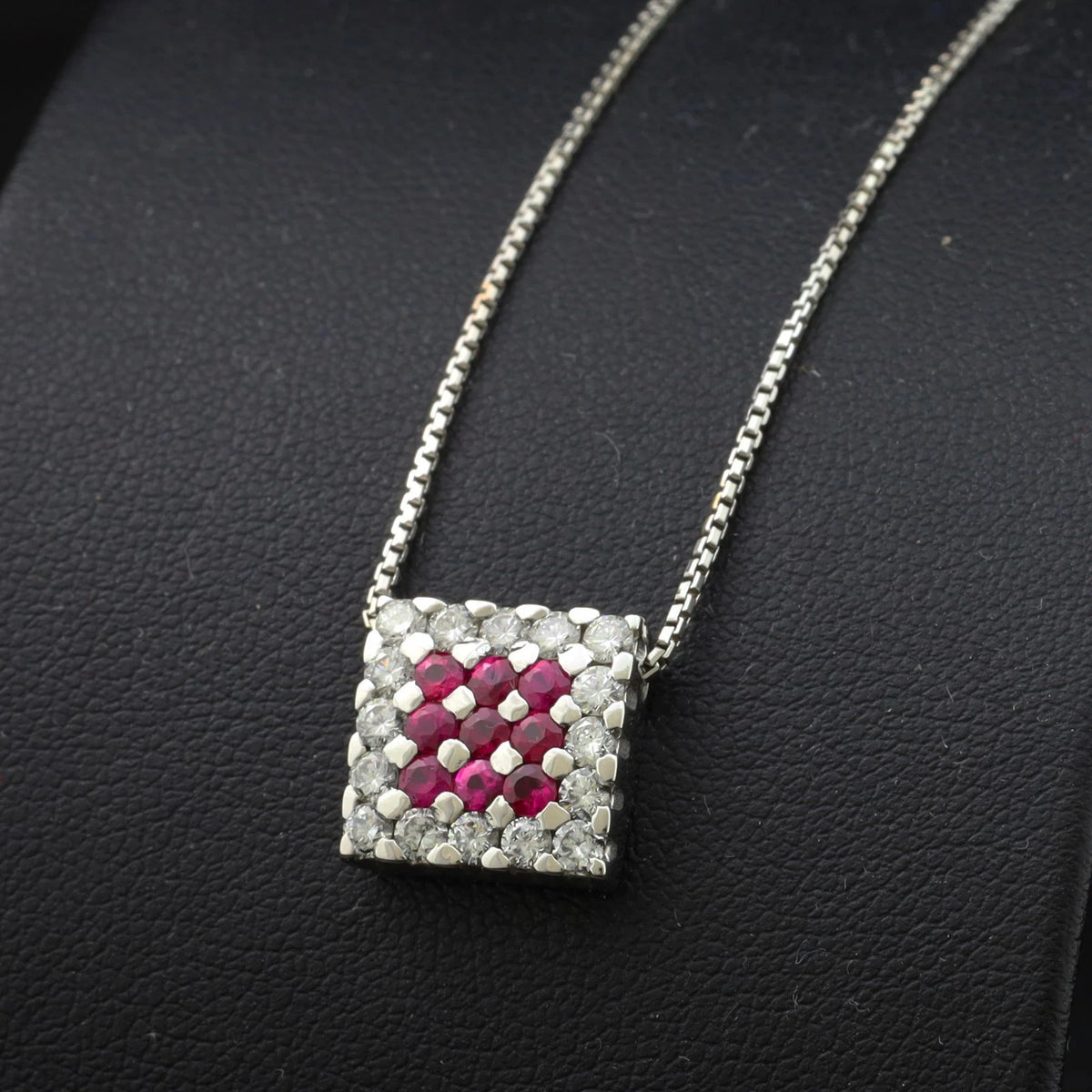 COLLANA CON PENDENTE