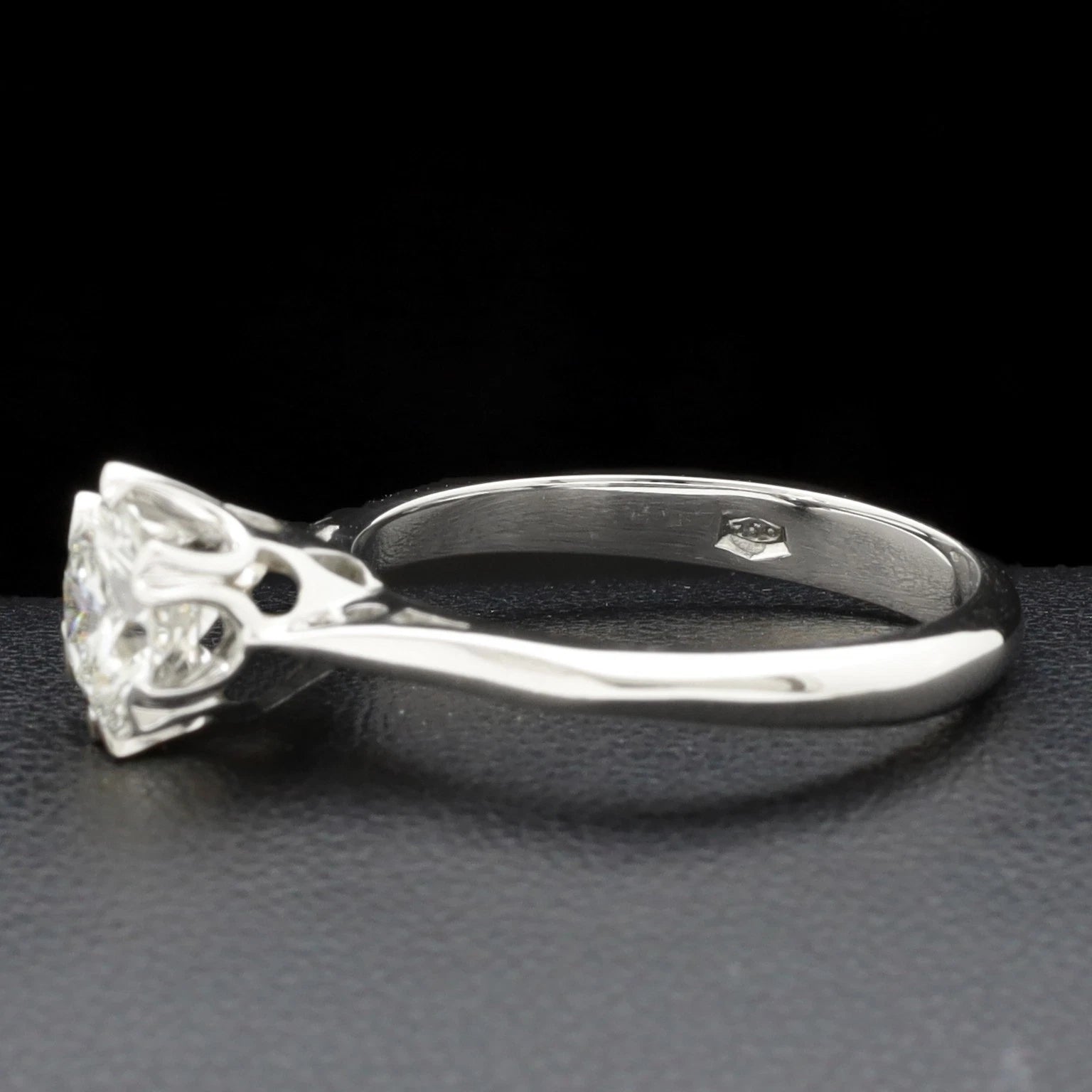 ANELLO SOLITARIO LOVE