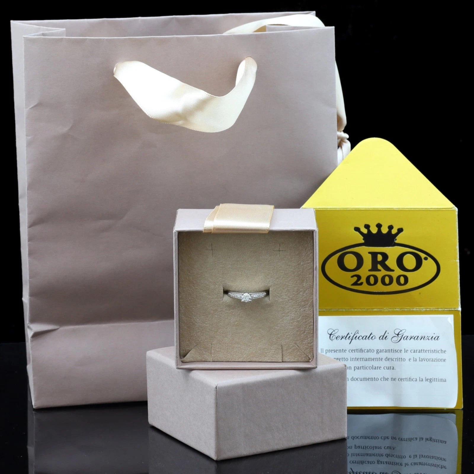 ANELLO IN ORO BIANCO