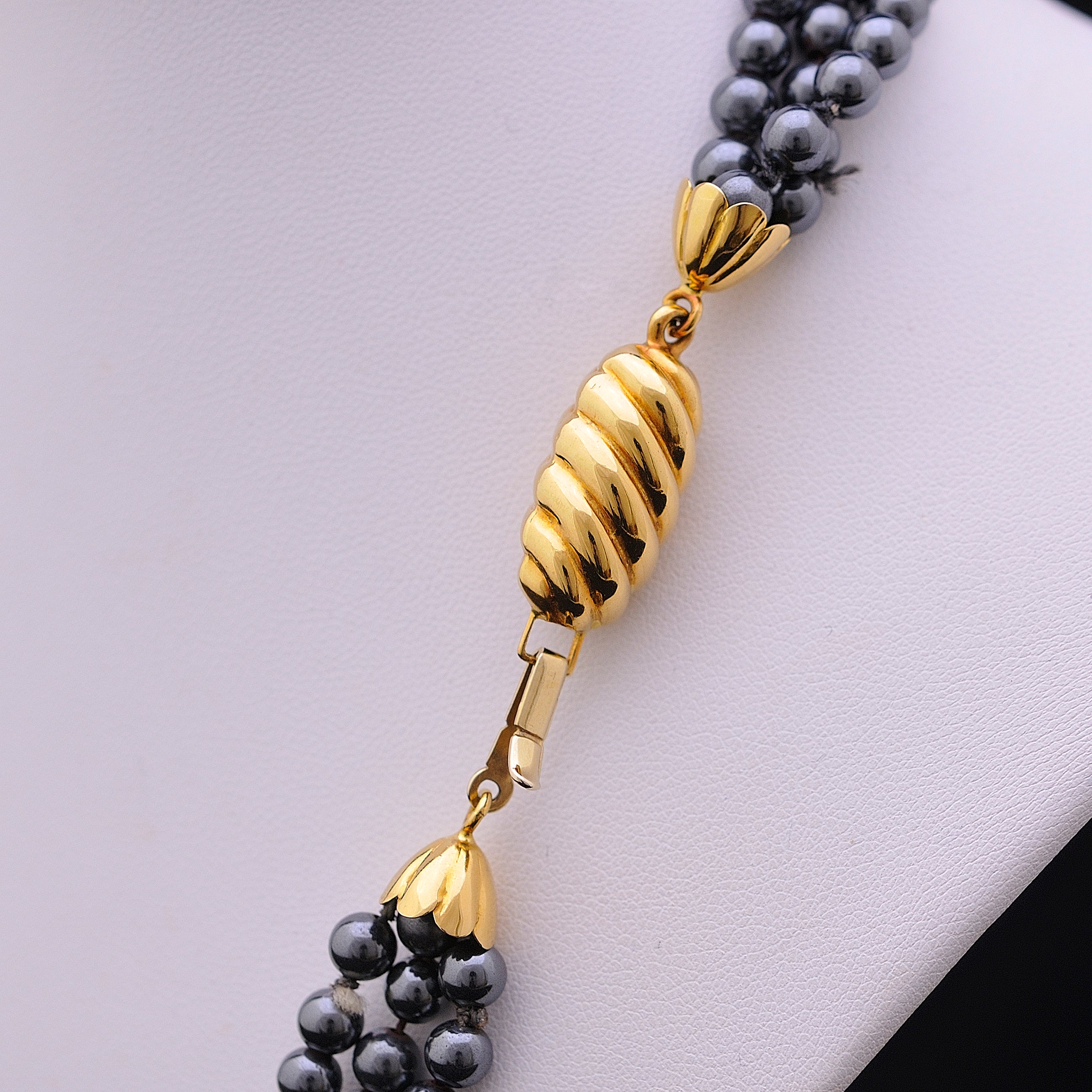 COLLANA IN ORO E EMATITE